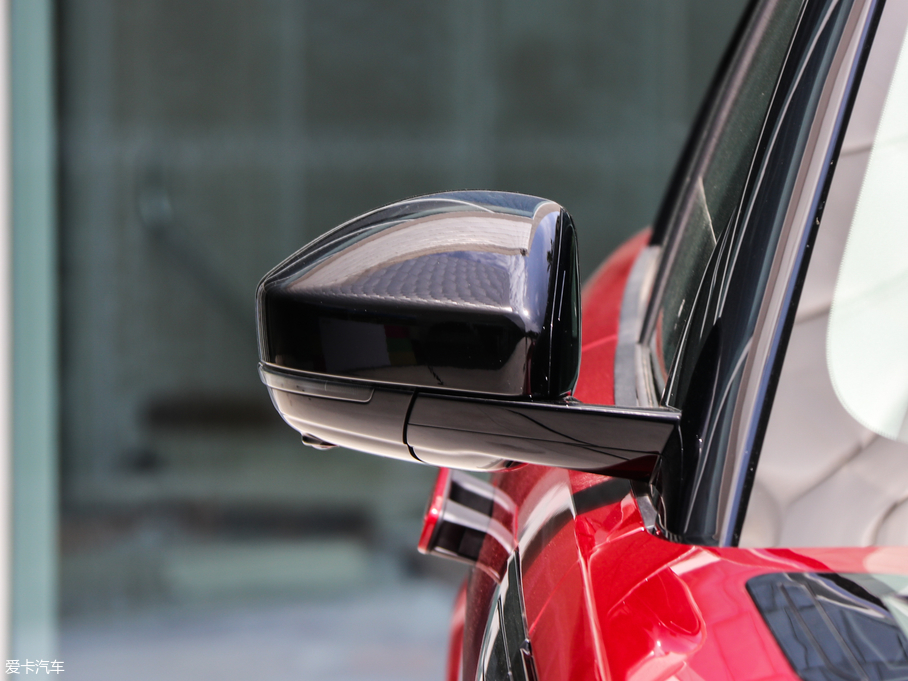 2020٘O 249PS R-DYNAMIC HSE Aư