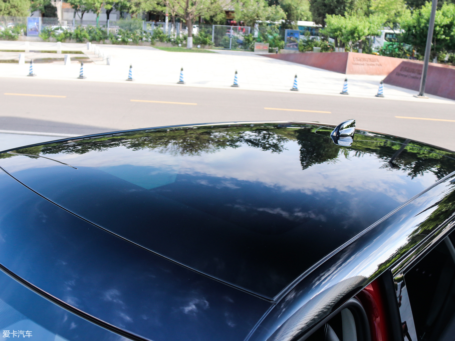 2020٘O 249PS R-DYNAMIC HSE Aư