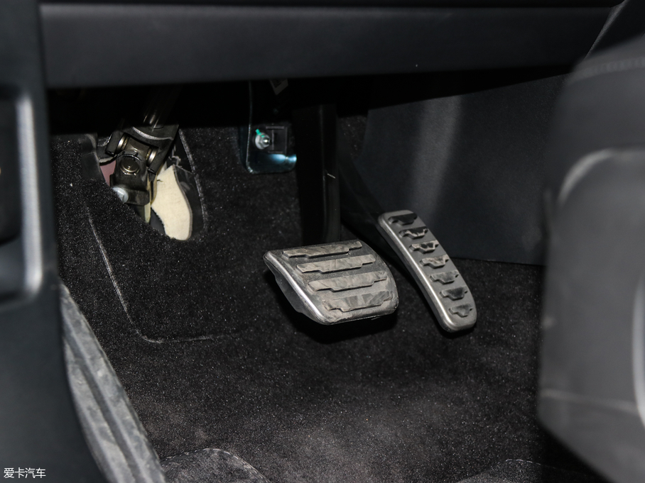 2020٘O 249PS R-DYNAMIC HSE Aư