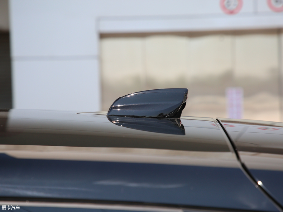 2020٘O 249PS R-DYNAMIC SE \ӿƼư