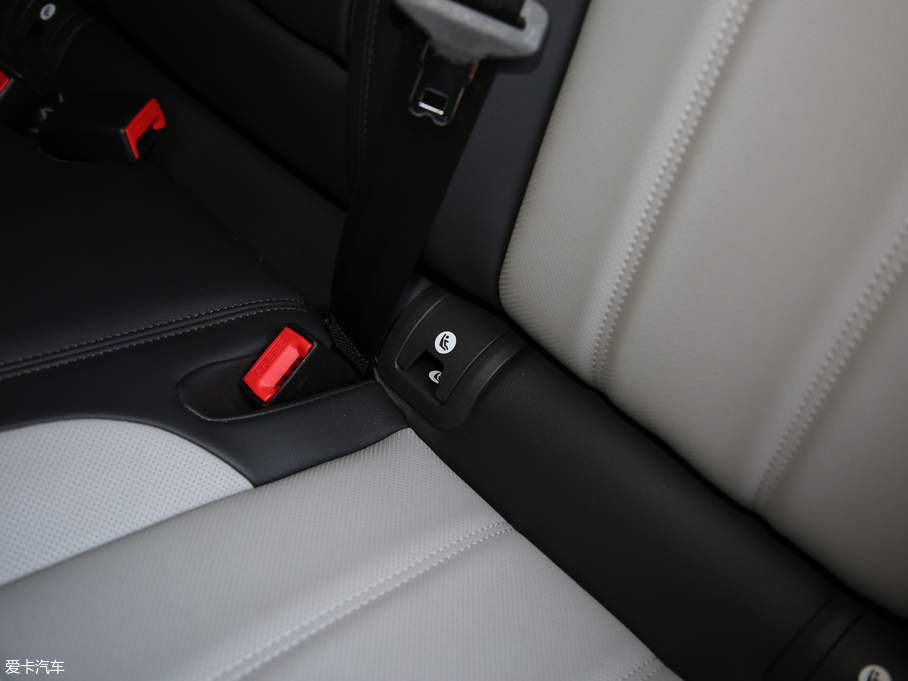 2020٘O 249PS R-DYNAMIC SE \ӿƼư