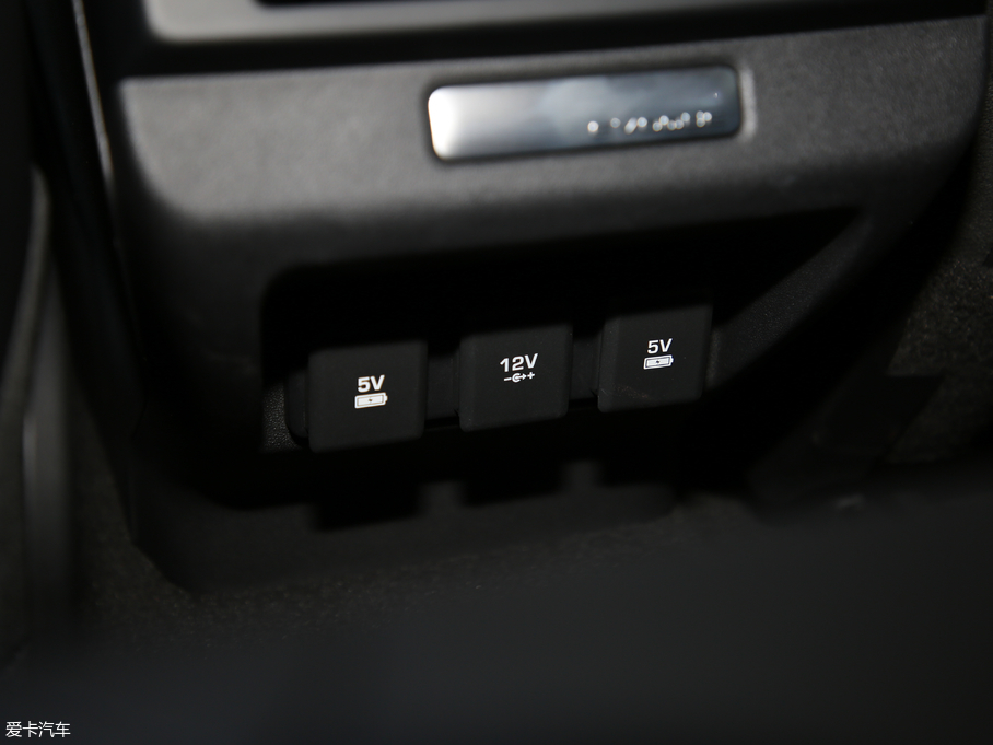 2020٘O 249PS R-DYNAMIC SE \ӿƼư