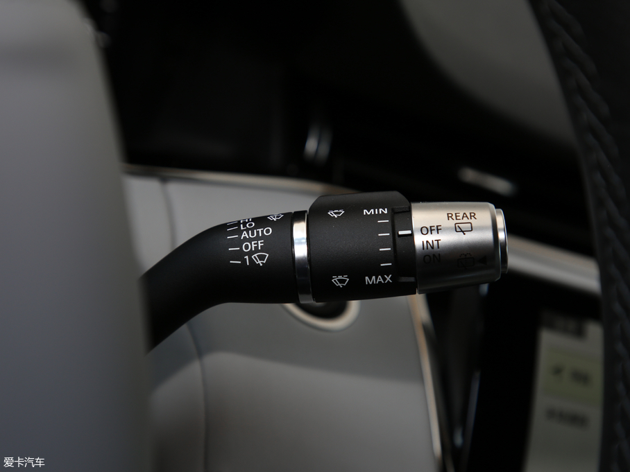 2020٘O 249PS R-DYNAMIC SE \ӿƼư