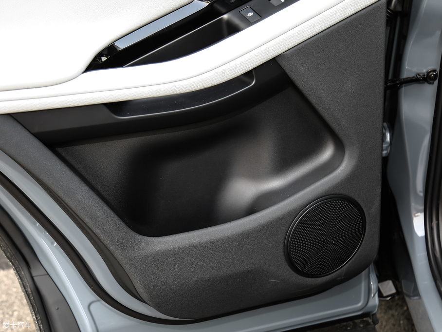 2020٘O 249PS R-DYNAMIC S \Ӱ