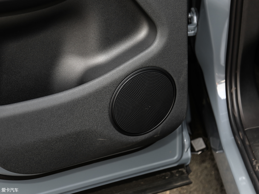 2020٘O 249PS R-DYNAMIC S \Ӱ