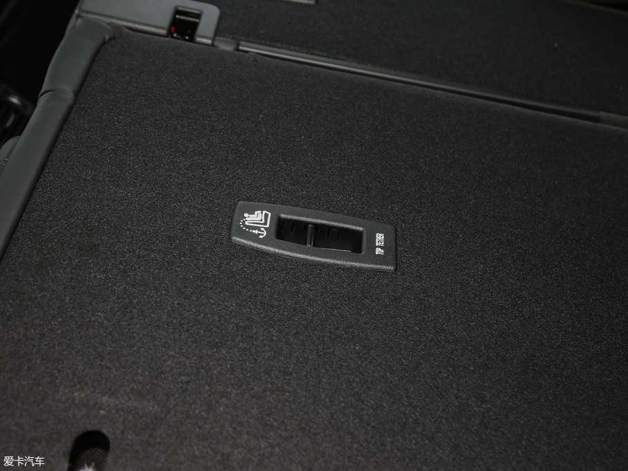 2020٘O 249PS R-DYNAMIC S \Ӱ