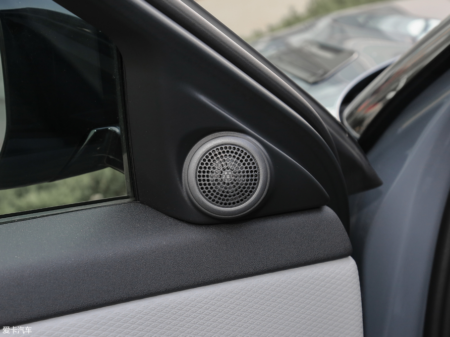 2020٘O 249PS R-DYNAMIC S \Ӱ