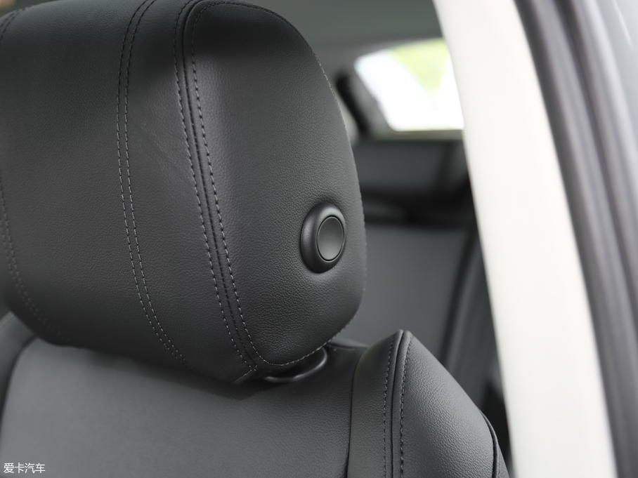 2020٘O 249PS R-DYNAMIC S \Ӱ