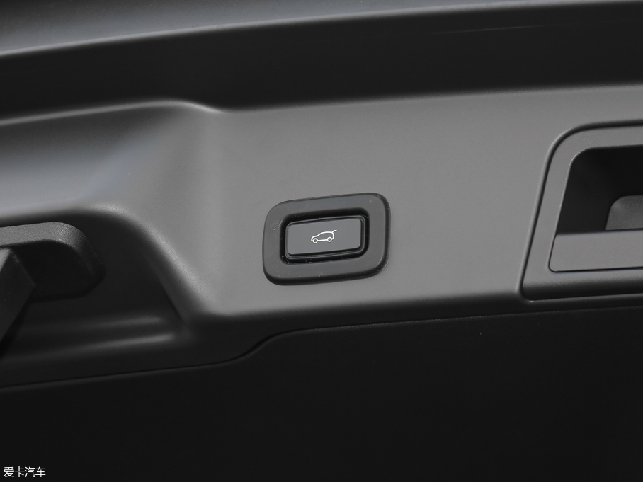 2020٘O 249PS R-DYNAMIC S \Ӱ