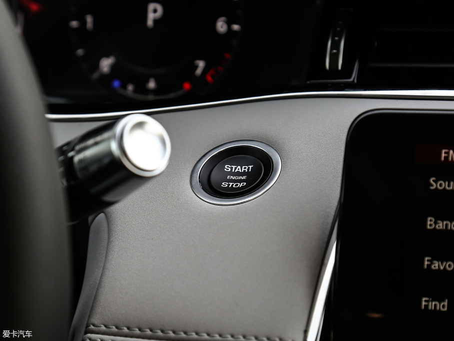 2020٘O 249PS R-DYNAMIC SE \ӿƼ