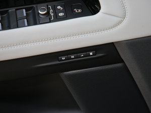 2020249PS R-DYNAMIC SE \ӿƼư g