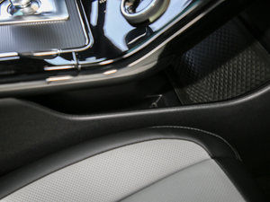 2020249PS R-DYNAMIC SE \ӿƼư g