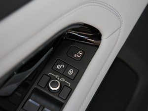 2020249PS R-DYNAMIC SE \ӿƼư п؅^(q)