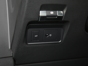 2020249PS R-DYNAMIC S \Ӱ п؅^