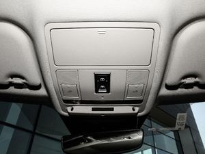 2020249PS R-DYNAMIC SE \ӿƼ g