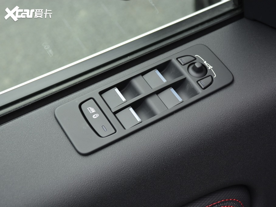 2021lF\Ӱ 249PS R-Dynamic S ܰ