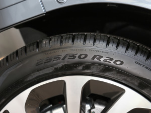 2021249PS R-Dynamic SE ܿƼ 5 ݆̥ߴ