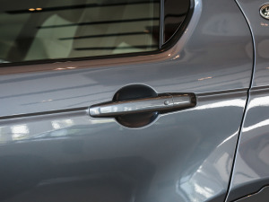 2021249PS R-Dynamic SE ܿƼ 5 ^