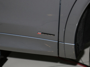 2021249PS R-Dynamic SE ܿƼ 5 ^