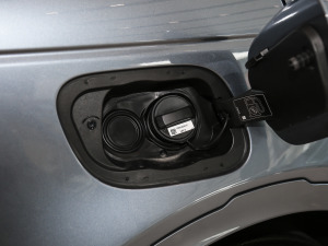 2021249PS R-Dynamic SE ܿƼ 5 ^