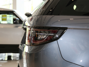 2021249PS R-Dynamic SE ܿƼ 5 ^