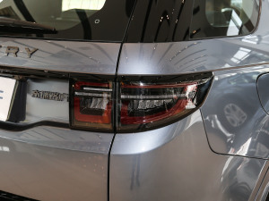 2021249PS R-Dynamic SE ܿƼ 5 ^