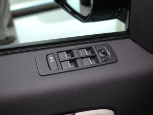 2021249PS R-Dynamic SE ܿƼ 5 {܇ƅ^	