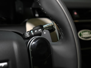 2021249PS R-Dynamic SE ܿƼ 5 п؅^