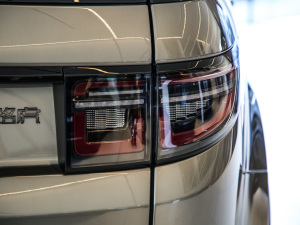 2021249PS R-Dynamic HSE Aư (x)(ji)^