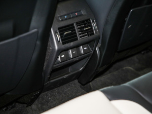 2021249PS R-Dynamic HSE Aư g