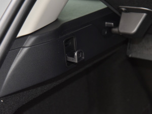 2021款极光L P300e 豪华版 空间座椅