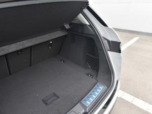 2021款极光L P300e 豪华版 空间座椅