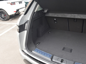 2021款极光L P300e 豪华版 空间座椅