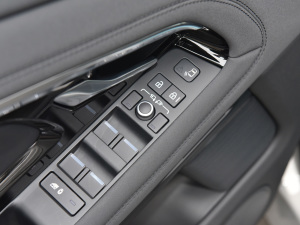 2021��O��L P300e ���A�� �п؅^