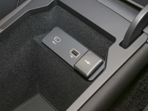 2022249PS R-Dynamic SE ܿƼ 5 g