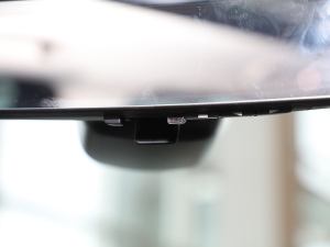 2022249PS R-Dynamic SE ܿƼ 5 п؅^