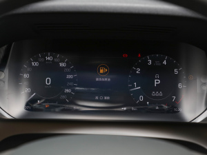 2022249PS R-Dynamic SE ܿƼ 5 x