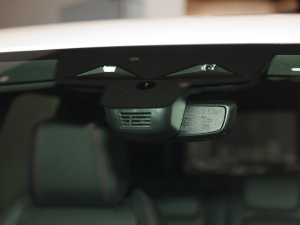 2022249PS R-Dynamic S ܰ 5 ^