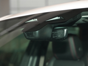 2022249PS R-Dynamic S ܰ 5 ^