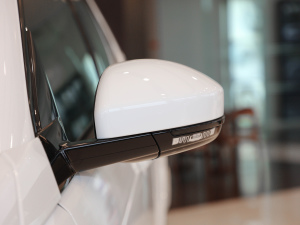 2022249PS R-Dynamic S ܰ 5 ^