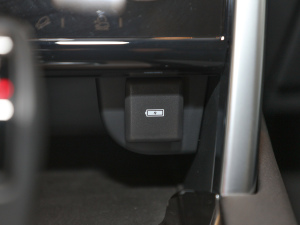 2022249PS R-Dynamic S ܰ 5 п؅^