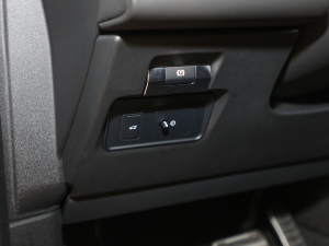 2022249PS R-Dynamic S ܰ 5 п؅^