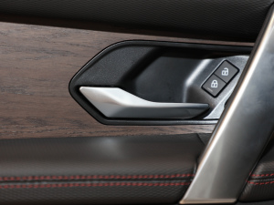 2022249PS R-Dynamic S ܰ 5 п؅^