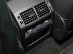 2022249PS R-Dynamic S ܰ 5 п؅^