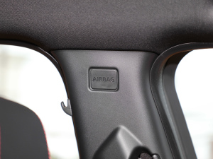 2022249PS R-Dynamic S ܰ 5 п؅^