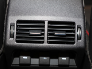 2022249PS R-Dynamic S ܰ 5 п؅^