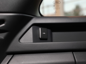 2022249PS R-Dynamic S ܰ 5 п؅^(q)