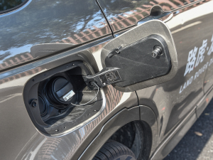 2022249PS R-Dynamic HSE Aư 7 w