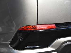 2022249PS R-Dynamic HSE Aư 7 ^