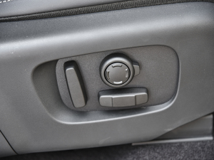 2022249PS R-Dynamic HSE Aư 7 g